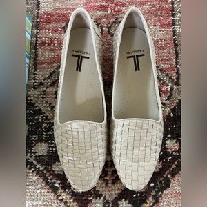 Trotters - EUC Liz loafer, woven ivory leather flat